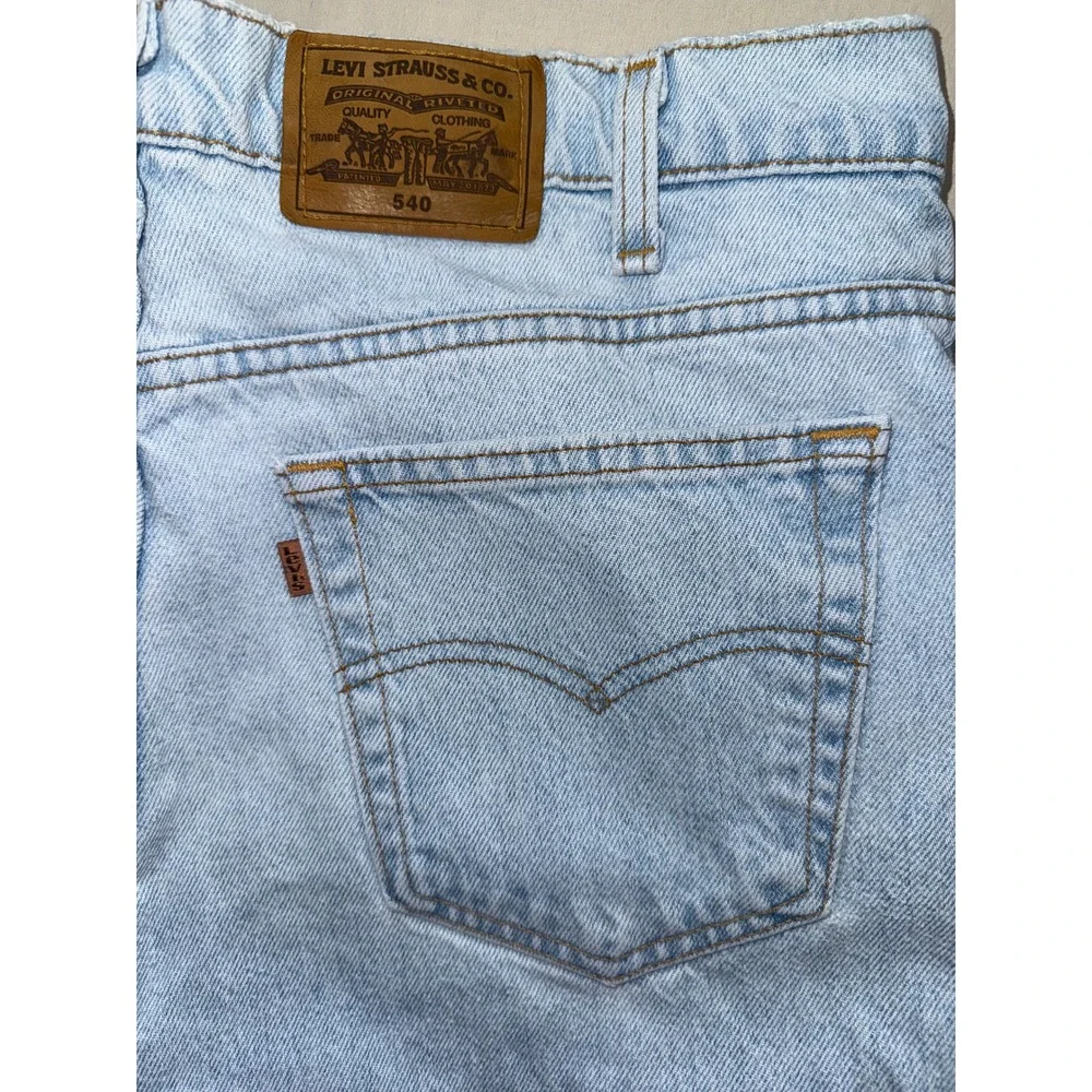 Levis 540 Relaxed Fit Jeans Mens 38x34 Light Wash Blue Denim Made in USA Vintage